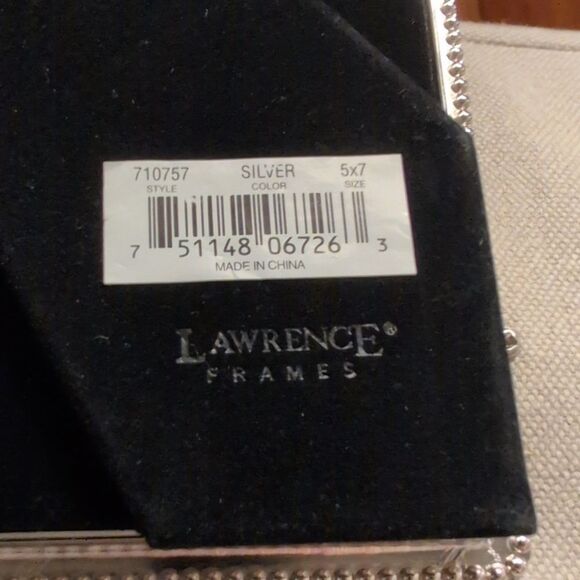 Elegant Silver Picture Photo Frame by Lawrence Frames - Picture 3 of 7